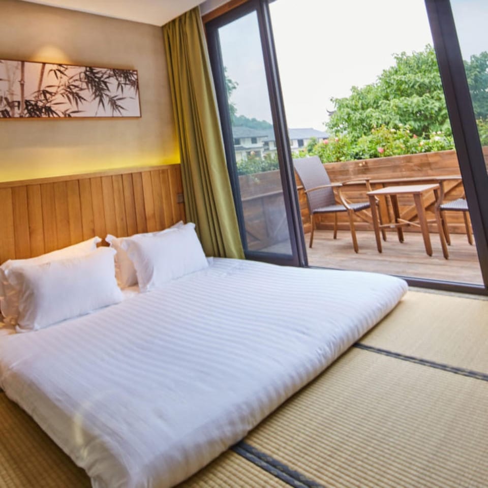 Deluxe Double Room | Free WiFi