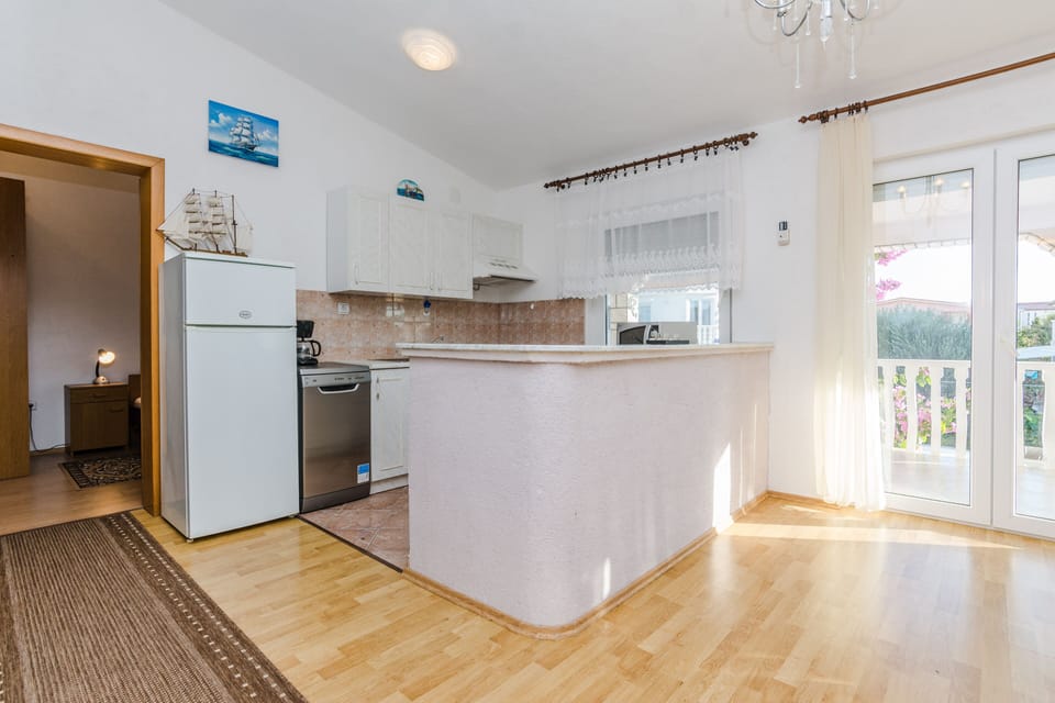 Apartment, 3 Bedrooms A1 | Private kitchen | Full-size fridge, microwave, oven, stovetop