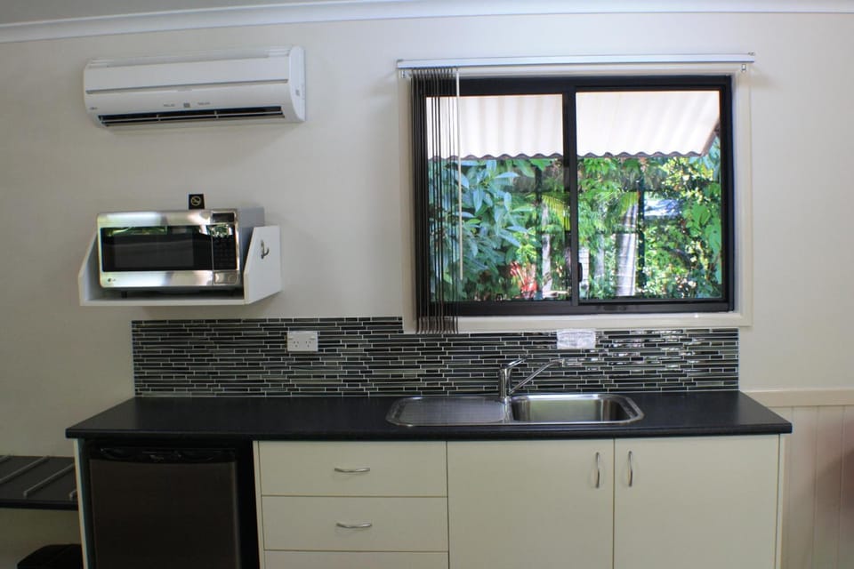 Deluxe Bungalow, 1 Bedroom, Kitchenette | Private kitchen | Fridge, microwave, espresso maker, coffee/tea maker