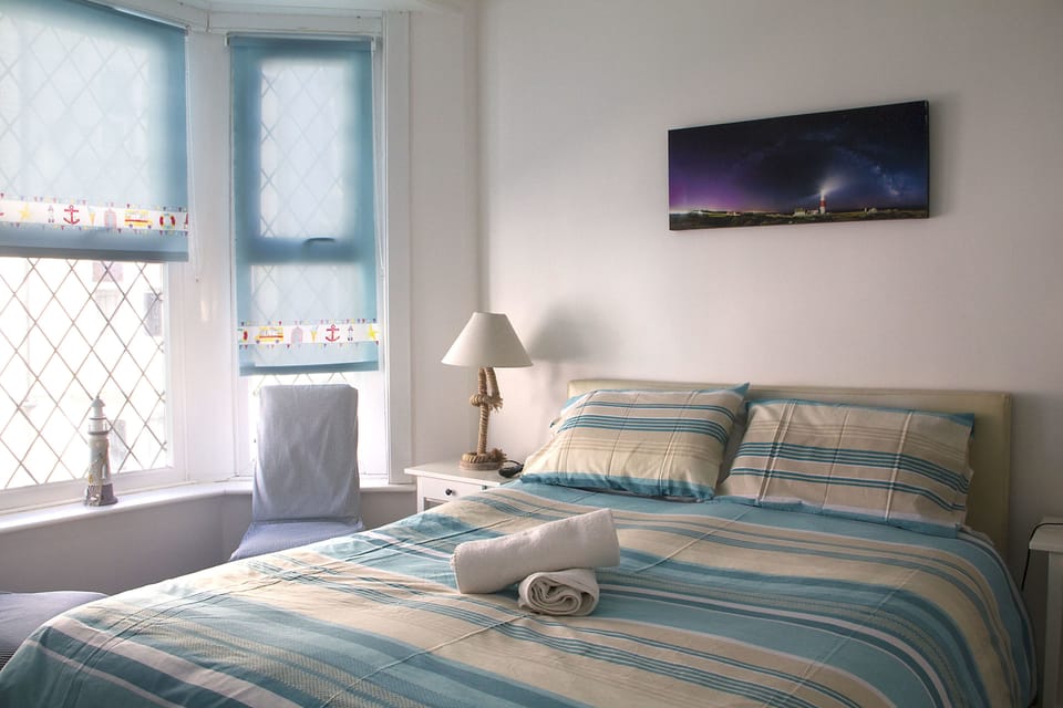 Double Room (King) | 3 bedrooms, free WiFi, bed sheets