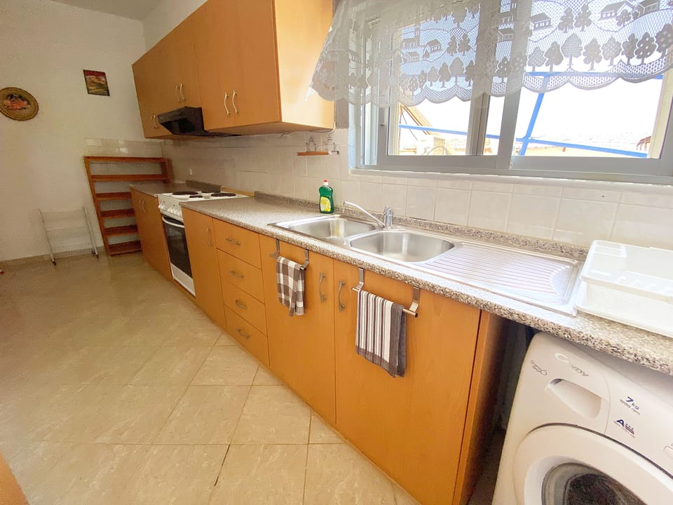 Family House, 2 Bedrooms, Sea View | Private kitchen | Fridge, stovetop, coffee/tea maker, electric kettle