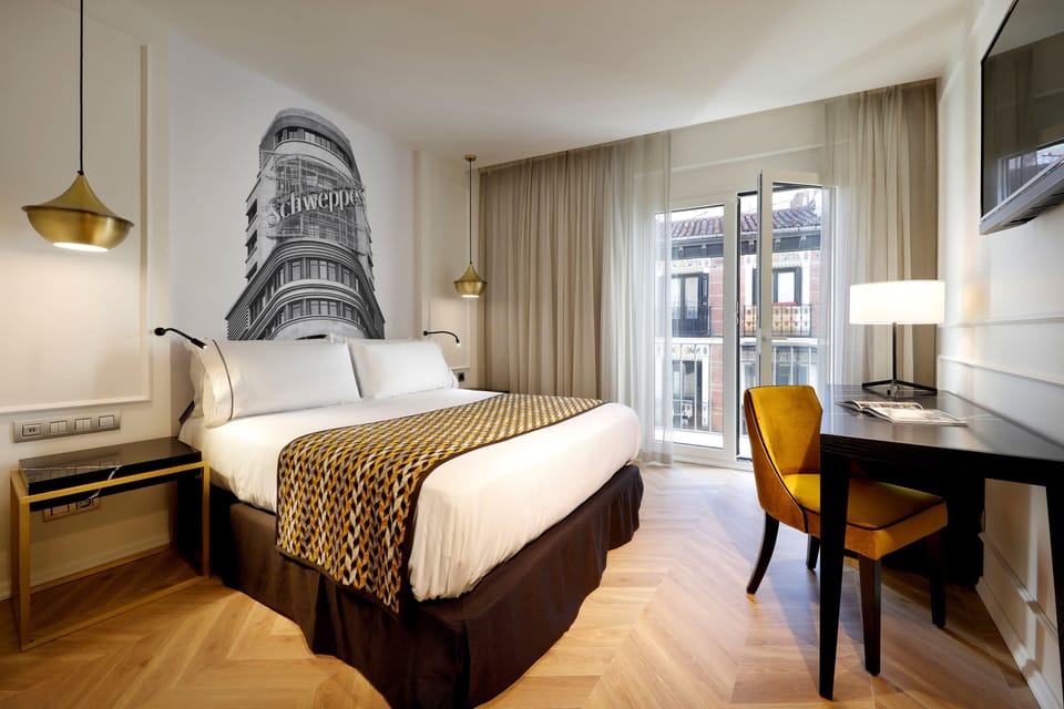 Premium bedding, down comforters, minibar, in-room safe