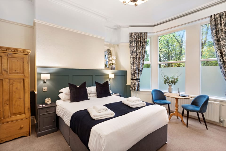 Premium Double Room, 1 King Bed, Ensuite, Ground Floor | Egyptian cotton sheets, premium bedding, Select Comfort beds