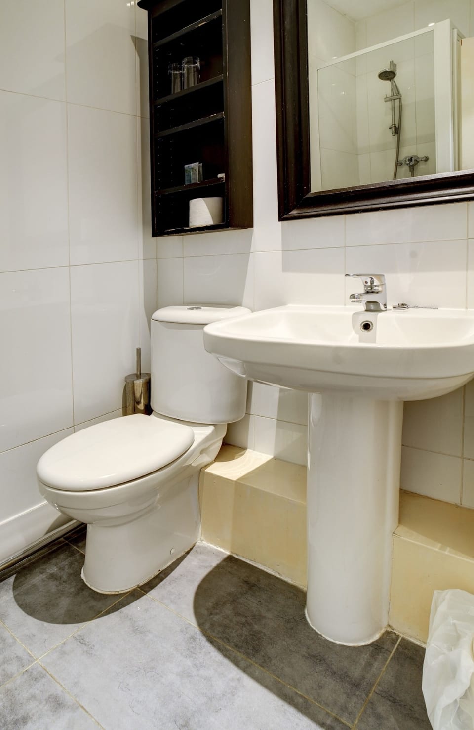 Shower, eco-friendly toiletries, hair dryer, towels