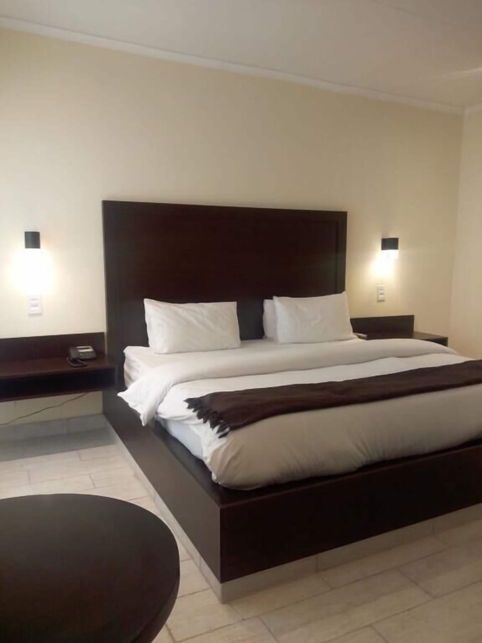 Executive Room | 1 bedroom, individually decorated, individually furnished, desk
