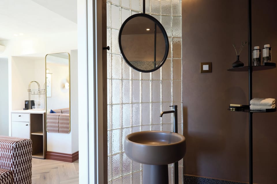 Gaia Suite Acropolis View | Hypo-allergenic bedding, Select Comfort beds, minibar, in-room safe