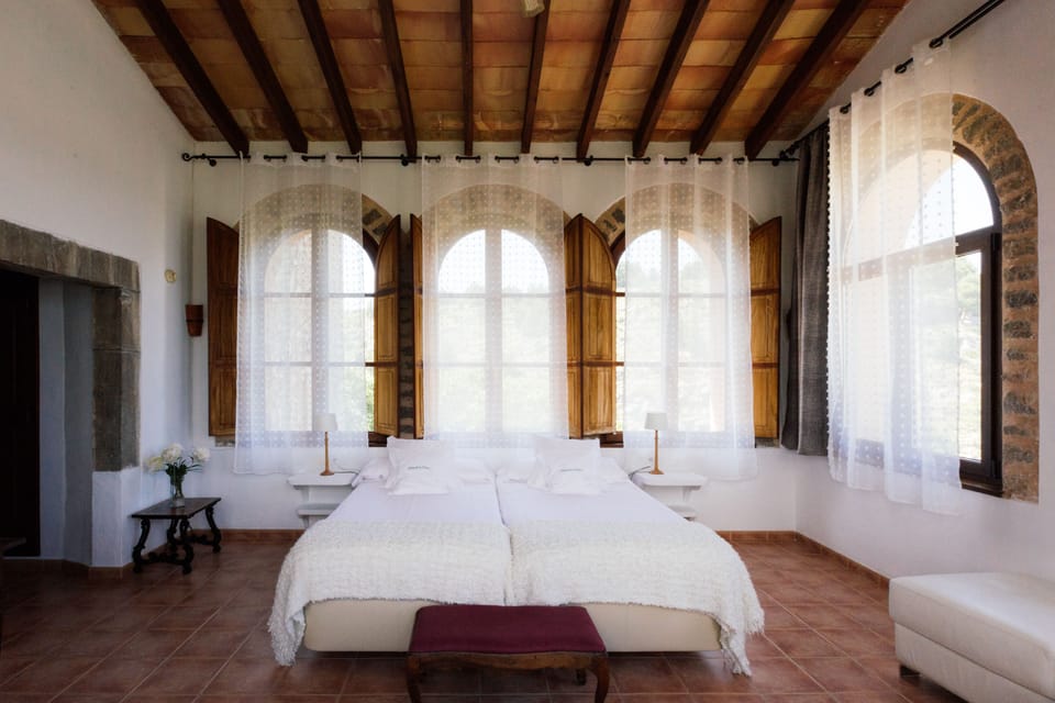 Panoramic Suite | In-room safe, desk, iron/ironing board, free WiFi