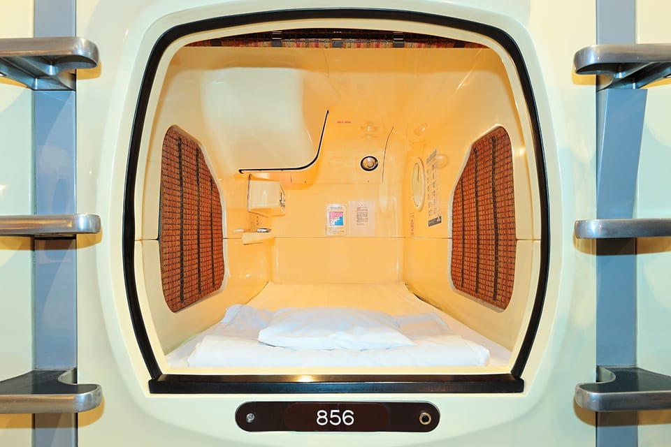 In-room safe, WiFi (free), bed sheets