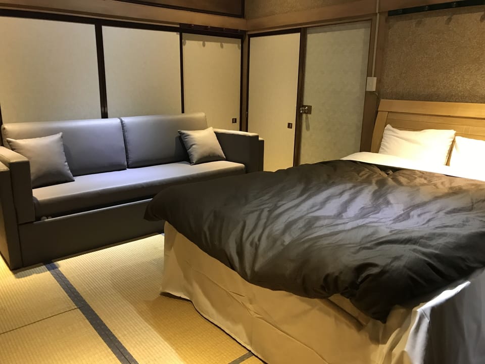 Room #12 | Down comforters, soundproofing, free WiFi, bed sheets