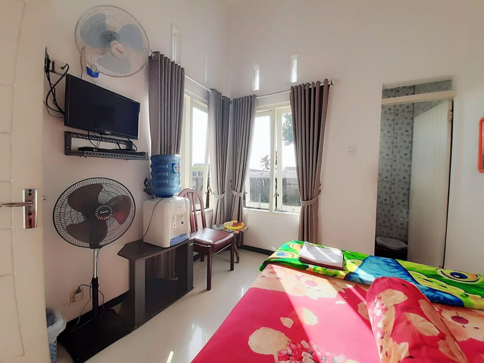 Standard Double Room | Desk, free WiFi, bed sheets