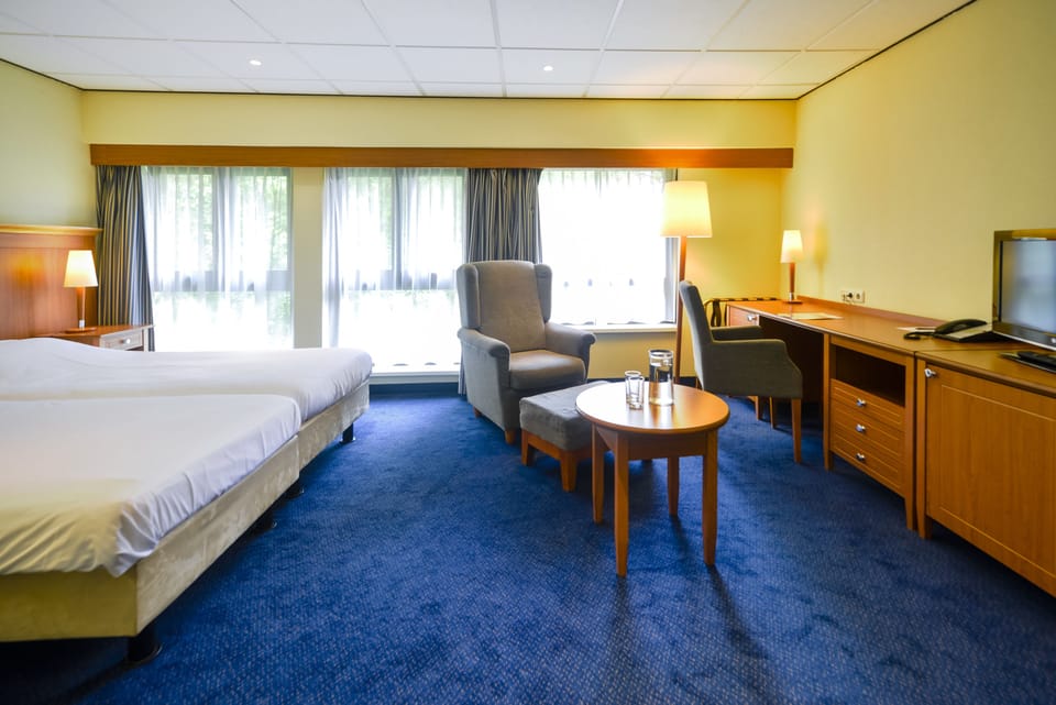 Comfort Room | Desk, rollaway beds, free WiFi, bed sheets