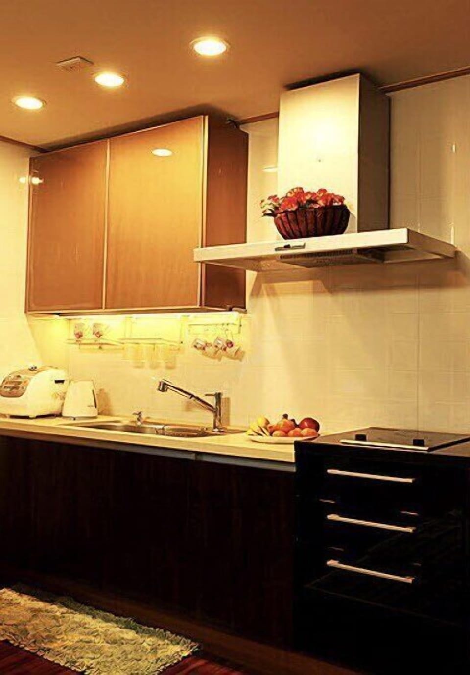 Room (Squirrel) | Private kitchen | Full-size fridge, microwave, stovetop, electric kettle