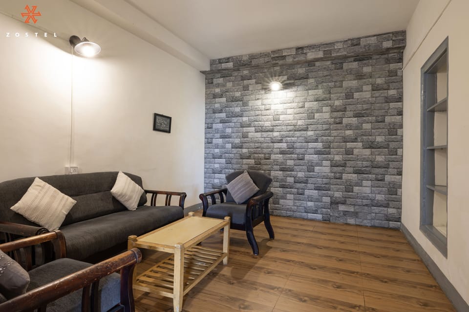 4 Bedded Private Room | Living area