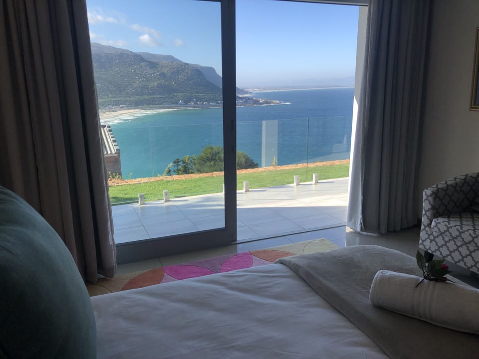 Deluxe Double or Twin Room | Balcony view