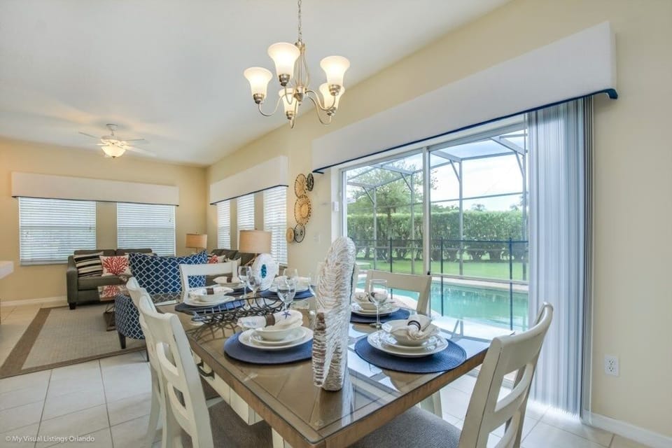 Townhome, 4 Bedrooms | Dining