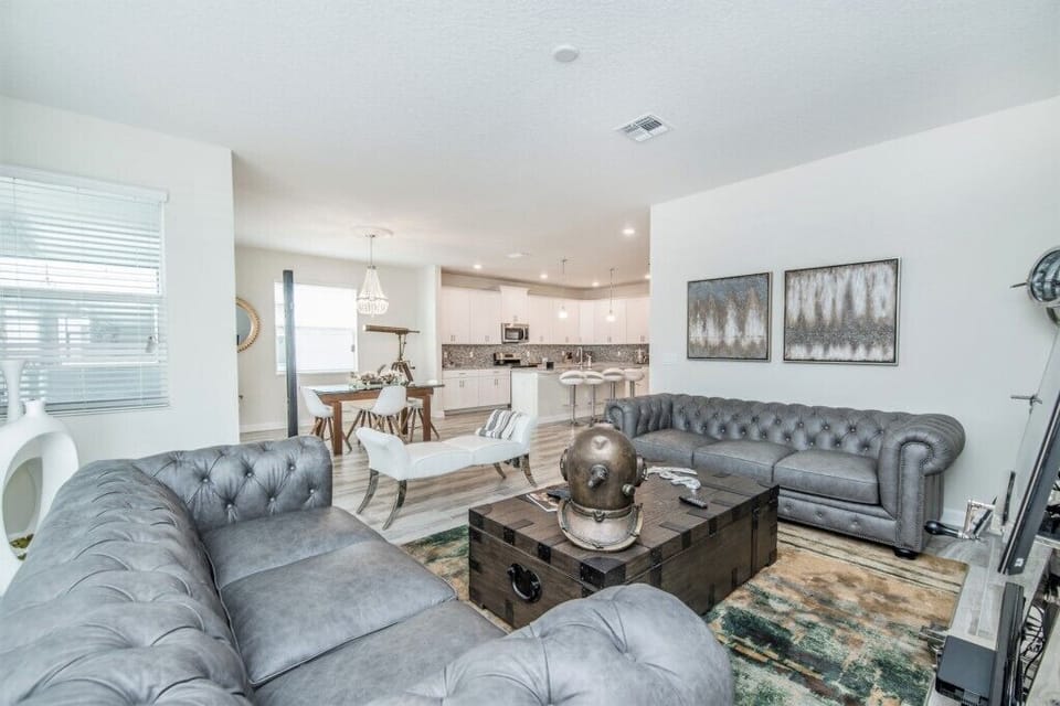 Villa, 6 Bedrooms | Living area