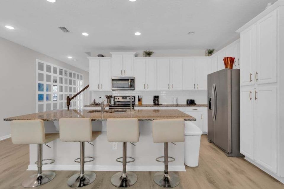 Townhome, 5 Bedrooms | Private kitchen