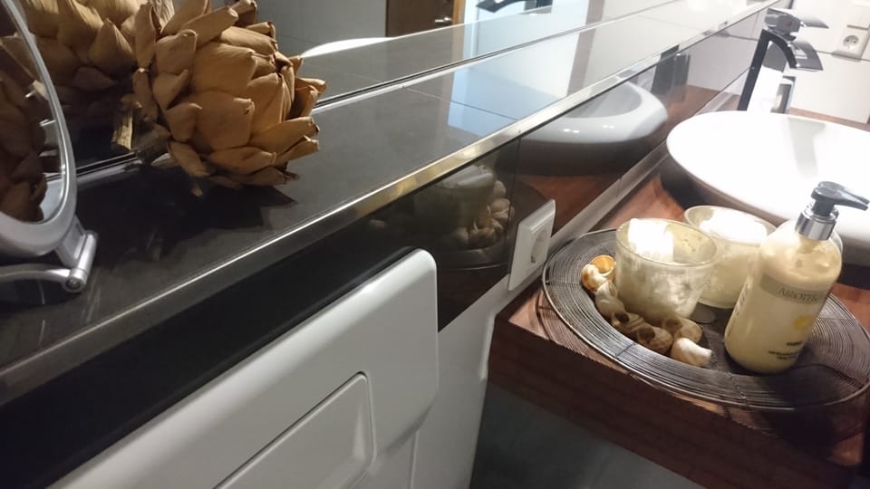Design Studio, Balcony, Garden View (B'nB) | Bathroom sink