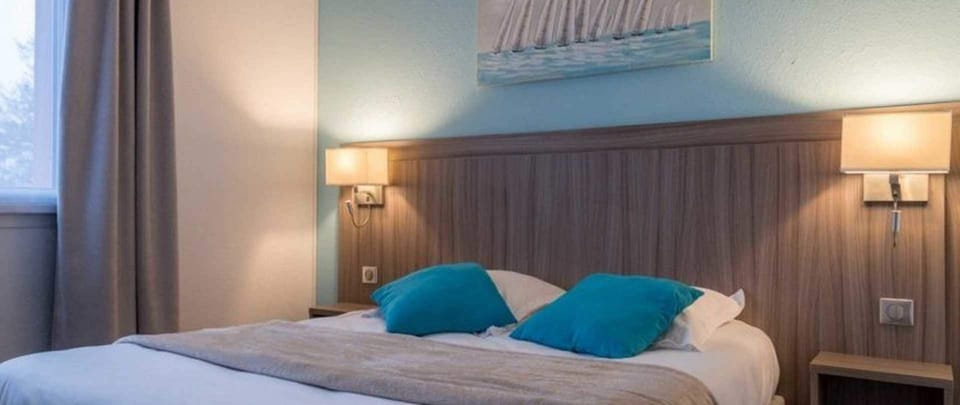 Standard Double Room | Desk, blackout drapes, soundproofing, iron/ironing board