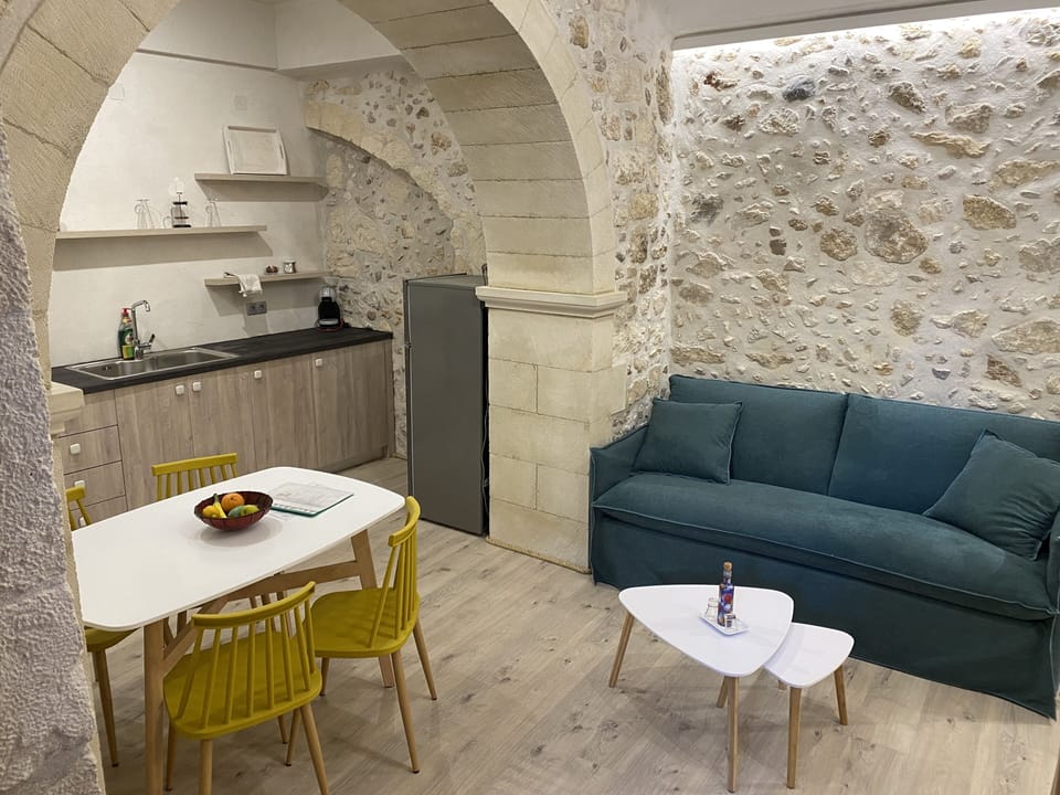 Studio Suite, Terrace, Garden View | Living area