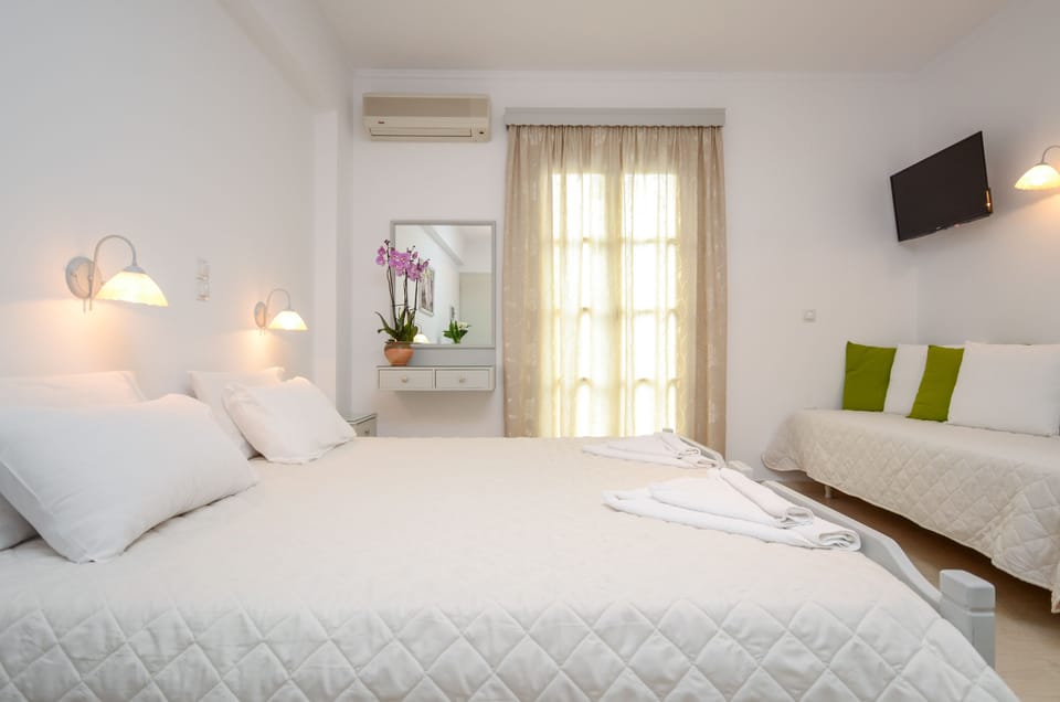 In-room safe, soundproofing, free wired internet