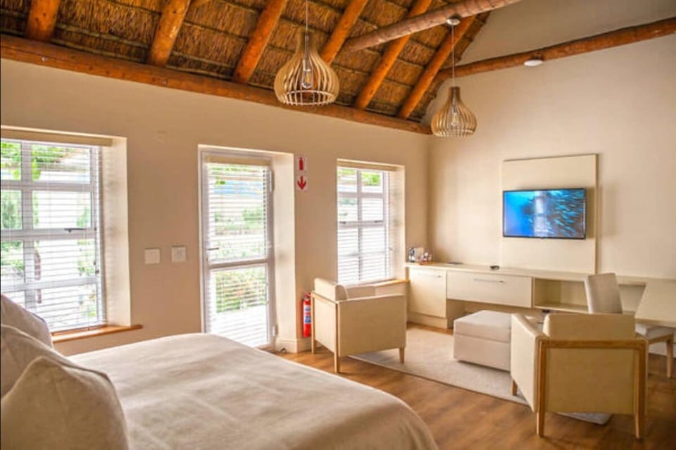 Deluxe Double Room (888 GOLD) | Premium bedding, minibar, in-room safe, individually decorated