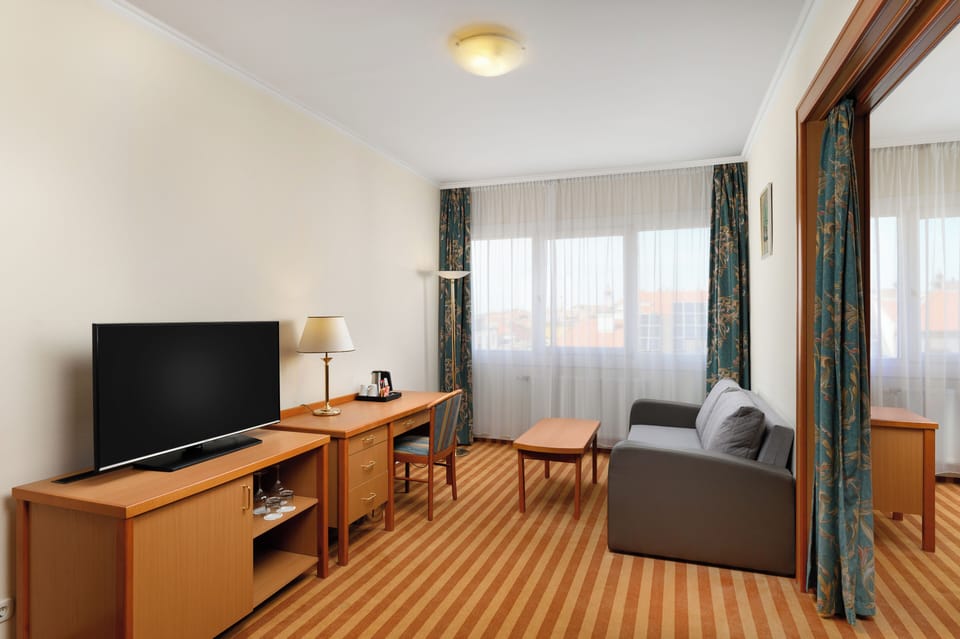 Suite (with air-conditioning) | Desk, blackout drapes, free WiFi, bed sheets