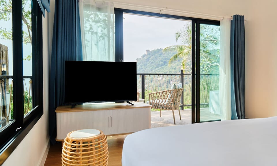 Tree Top Nest Seaview - Deluxe Bungalow with Sea View | Beach/ocean view