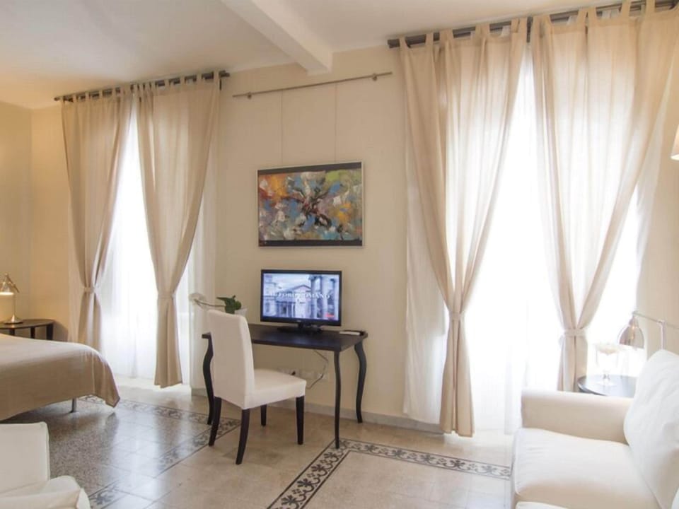 Superior Double or Twin Room with Sofa Bed and City View (Suite) | Free WiFi, bed sheets