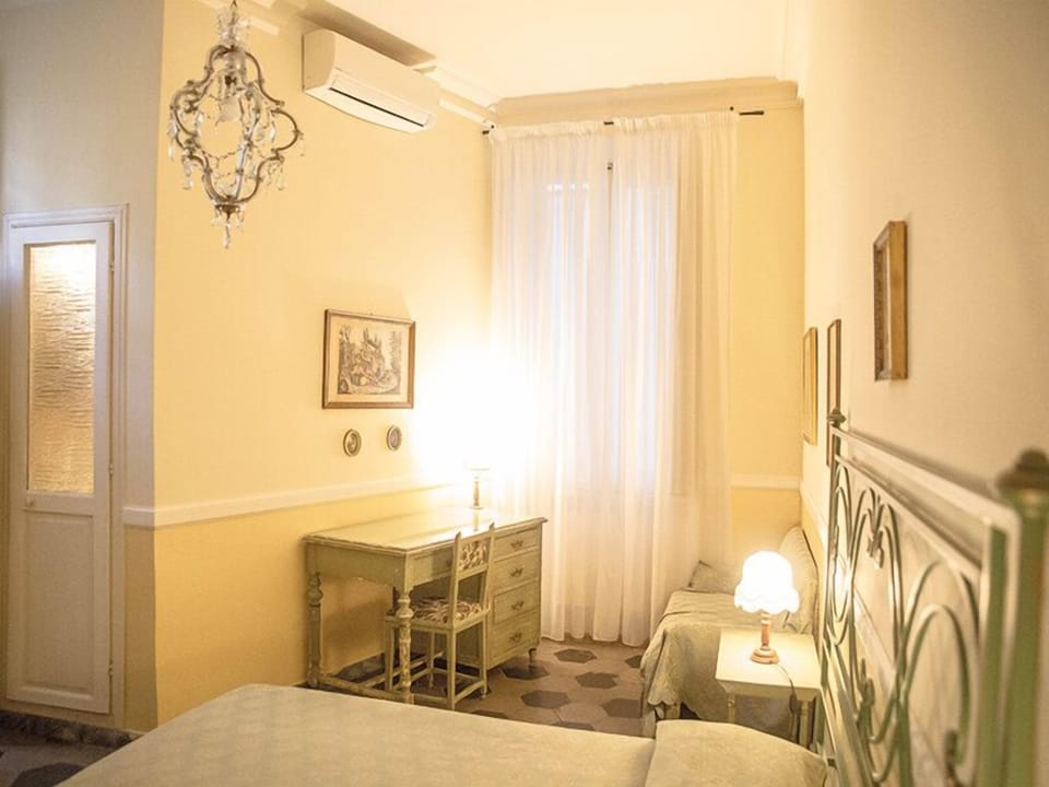 Double or Twin Room with Extra Bed (Zia Elena) | WiFi (free), bed sheets