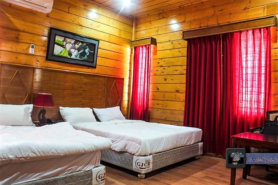 Family Room, 1 Bedroom, Private Bathroom | Egyptian cotton sheets, premium bedding, down comforters, pillowtop beds