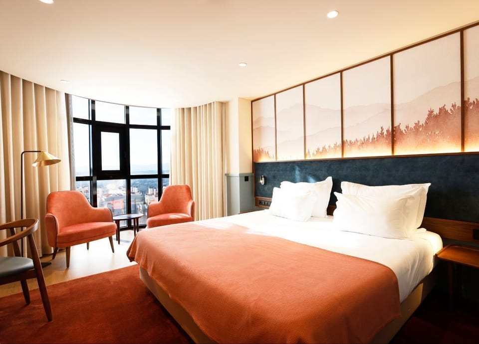 Double Room ( with Extra Bed) | Minibar, in-room safe, soundproofing, free WiFi