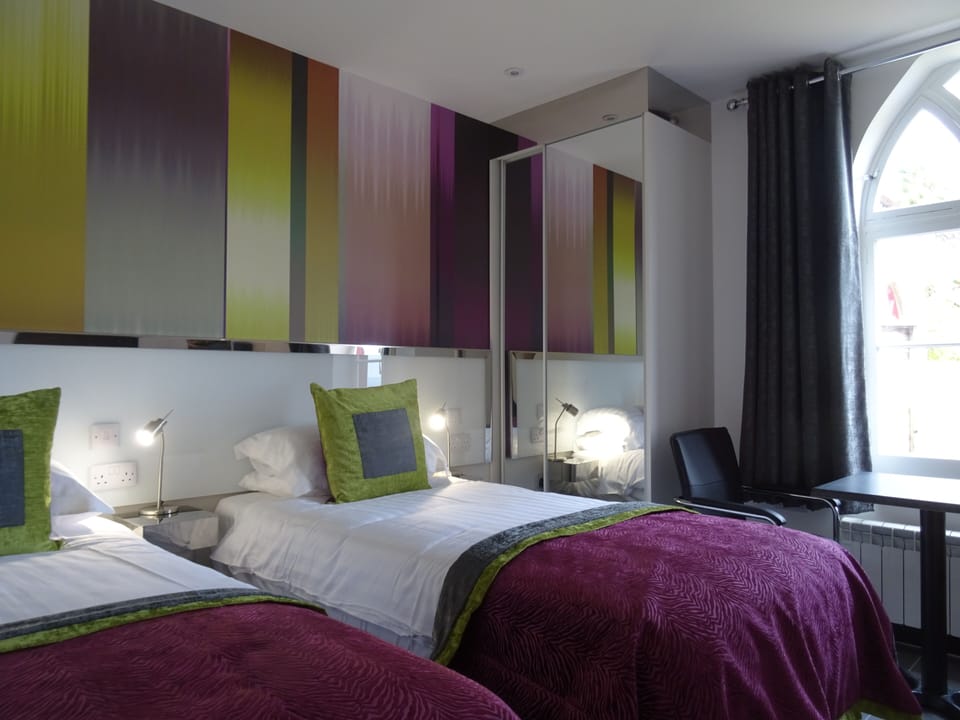 Self Catering Twin, Room Only | Hypo-allergenic bedding available, WiFi (free), bed sheets