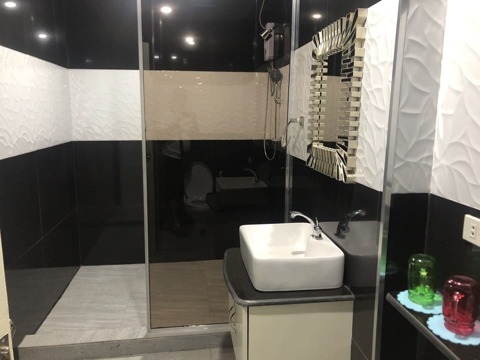 Out Back Hotel in Olongapo