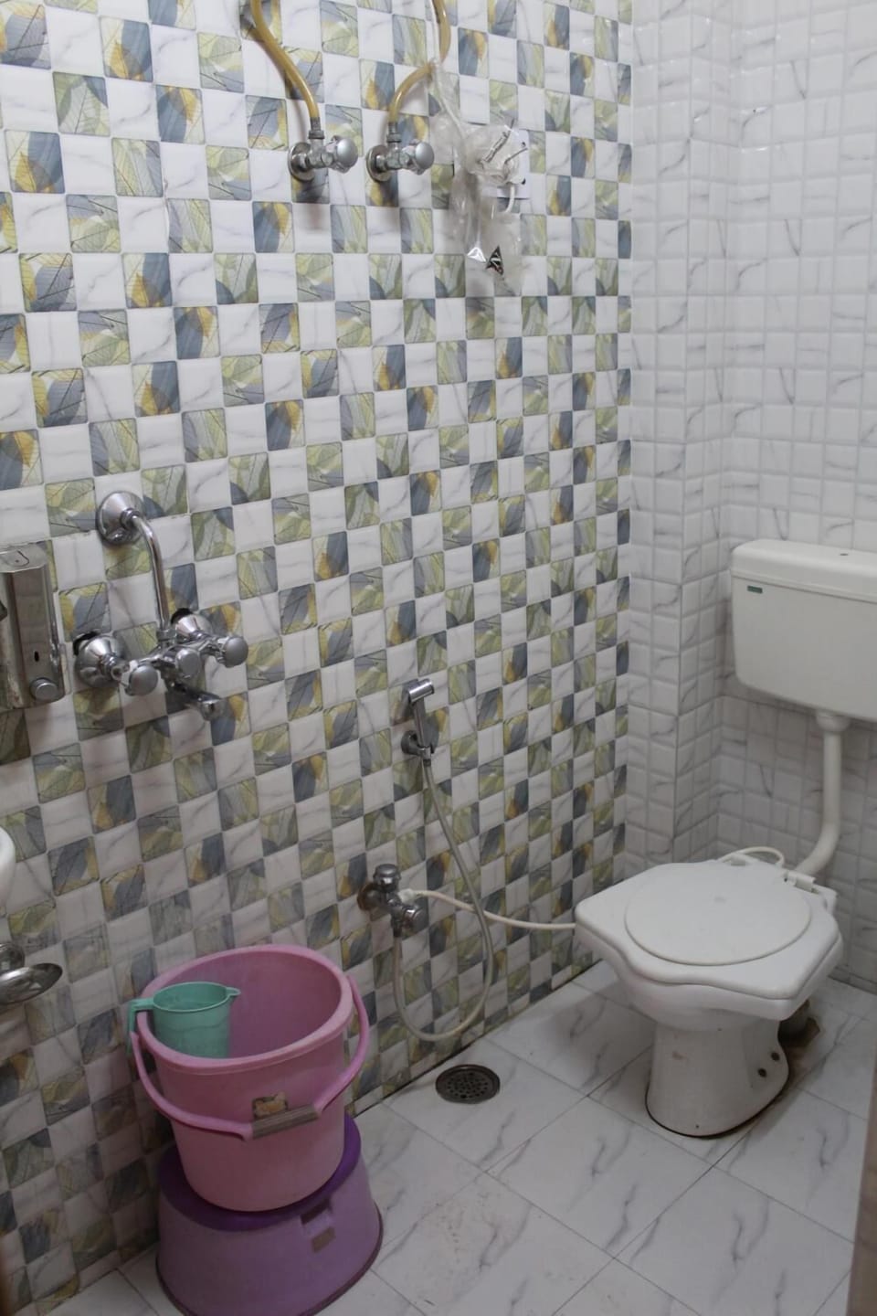 Shower, towels