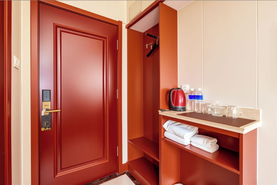 Twin Room, City View | Desk, blackout drapes, WiFi (free), bed sheets