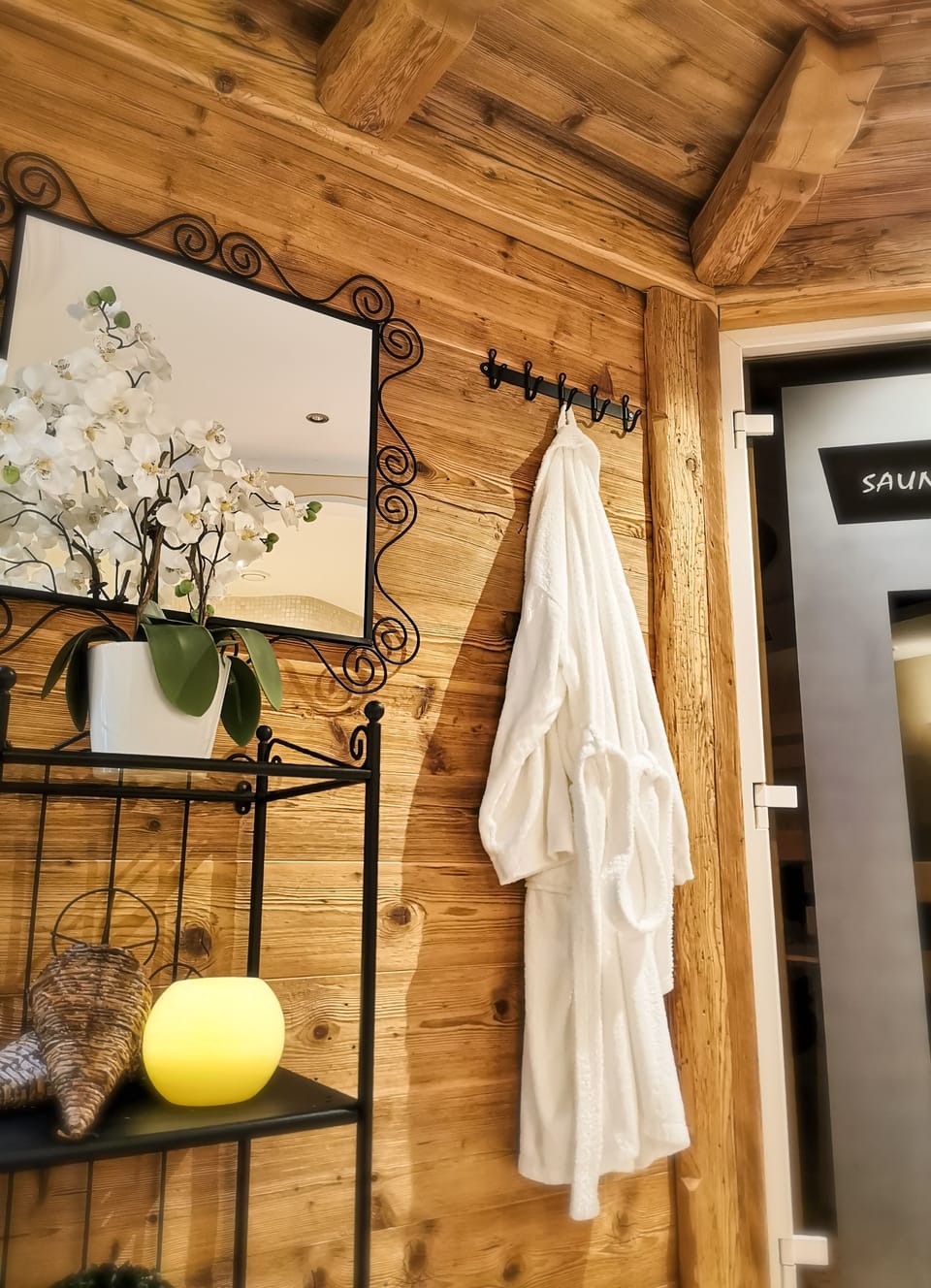 Sauna, steam room