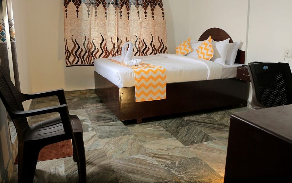 Premium bedding, pillowtop beds, WiFi (free)