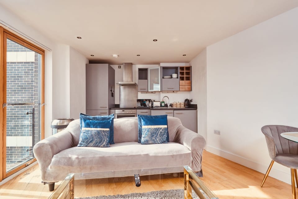 Deluxe Apartment, Private Bathroom | Lounge