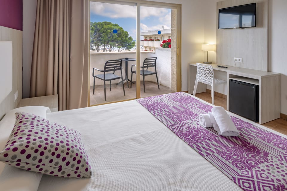 In-room safe, desk, blackout drapes, free WiFi