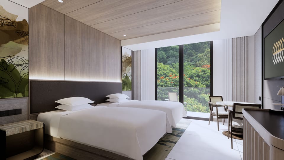 Premium bedding, in-room safe, laptop workspace, iron/ironing board