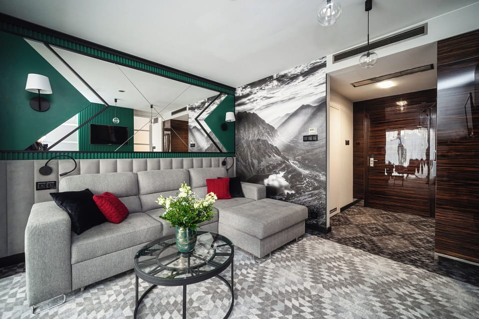 Premier Apartment, 1 Bedroom | Premium bedding, minibar, in-room safe, desk