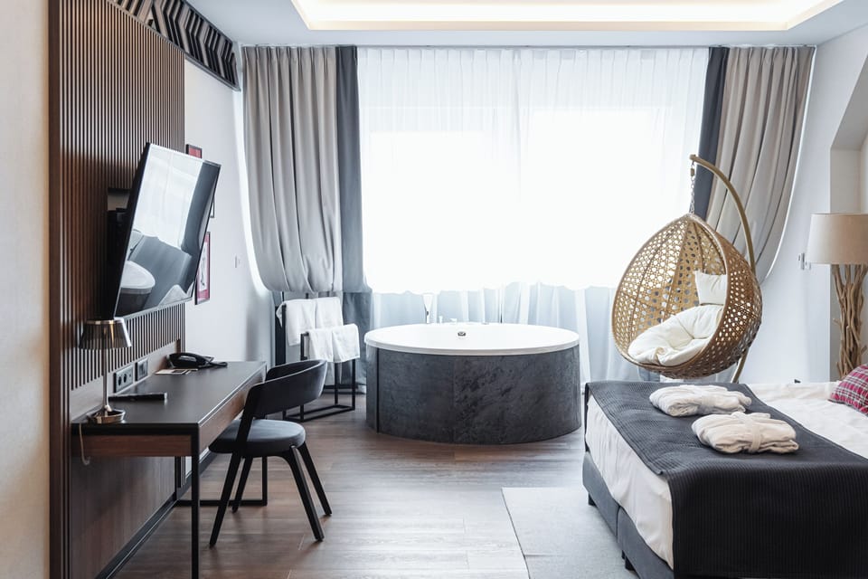 Executive Apartment, 1 Bedroom | Premium bedding, minibar, in-room safe, individually decorated