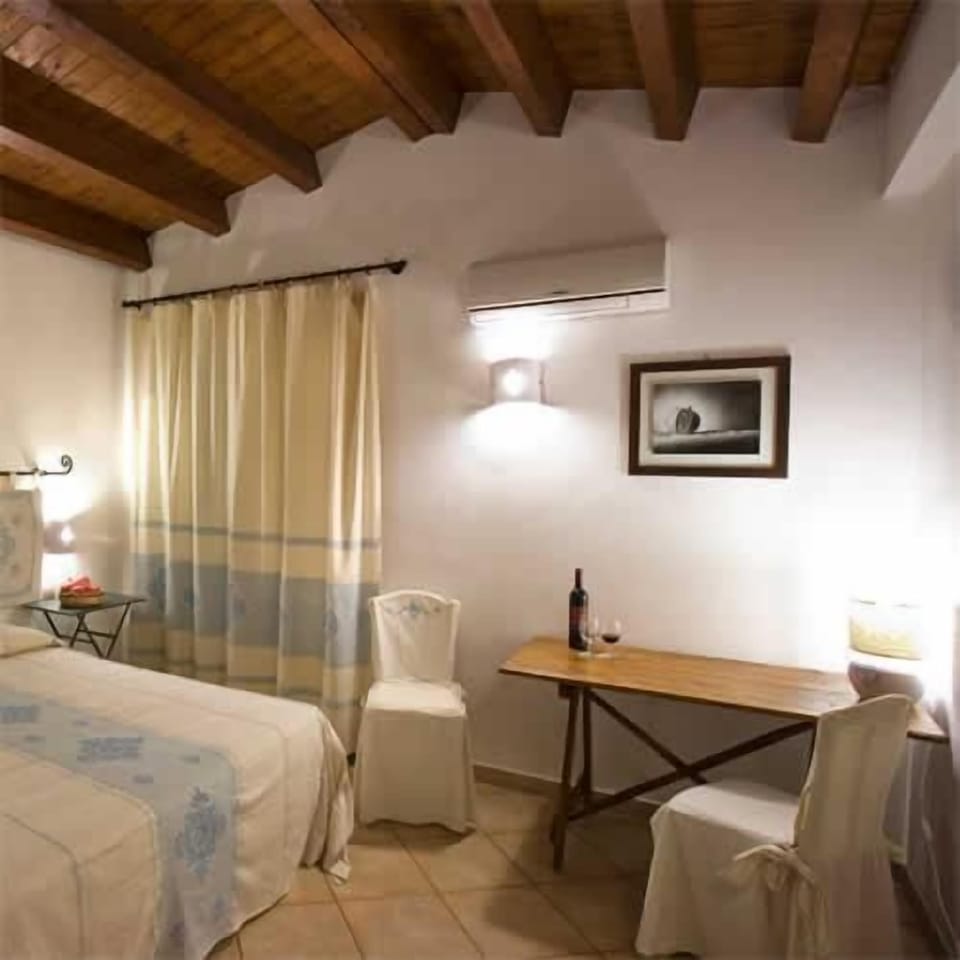 1 bedroom, Frette Italian sheets, down comforters, pillowtop beds