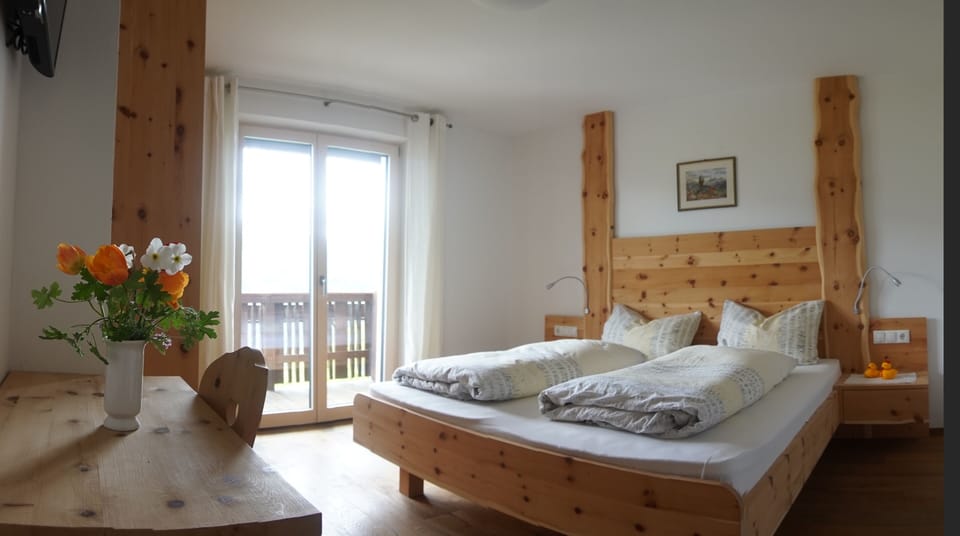 Superior Apartment | Premium bedding, down comforters, individually furnished, desk