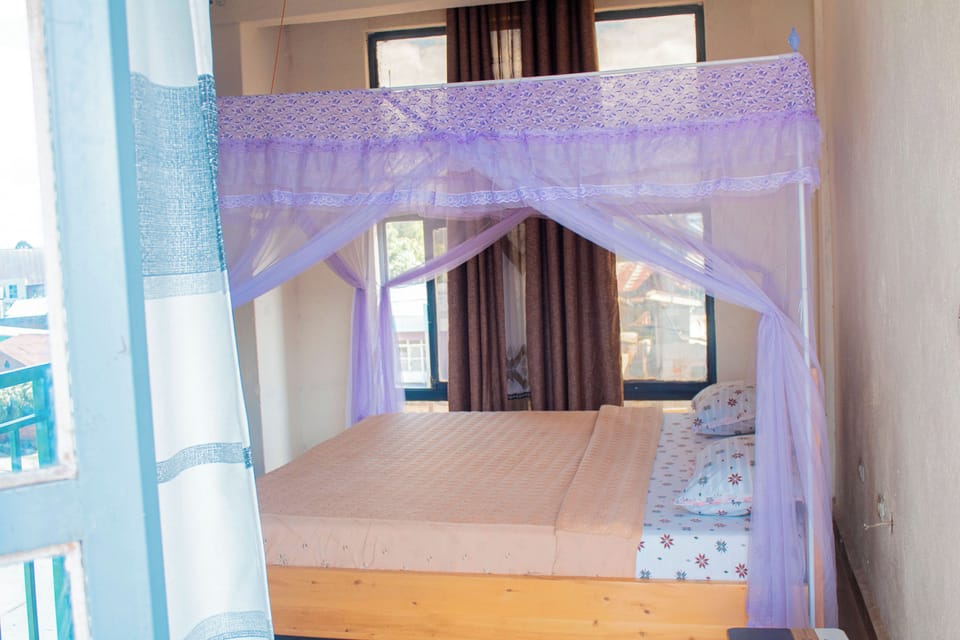 Deluxe Double Room | Laptop workspace, iron/ironing board, WiFi (free)