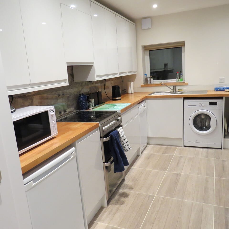 Family House, Private Bathroom | Private kitchen