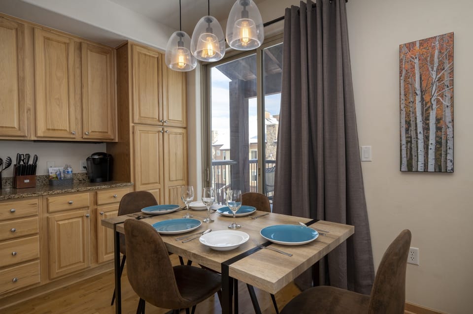 Condo, 1 Bedroom | Dining