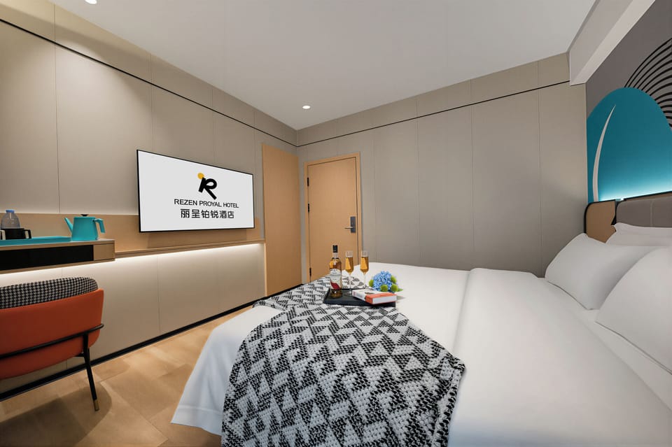 Standard Double Room | In-room safe, desk, laptop workspace, blackout drapes