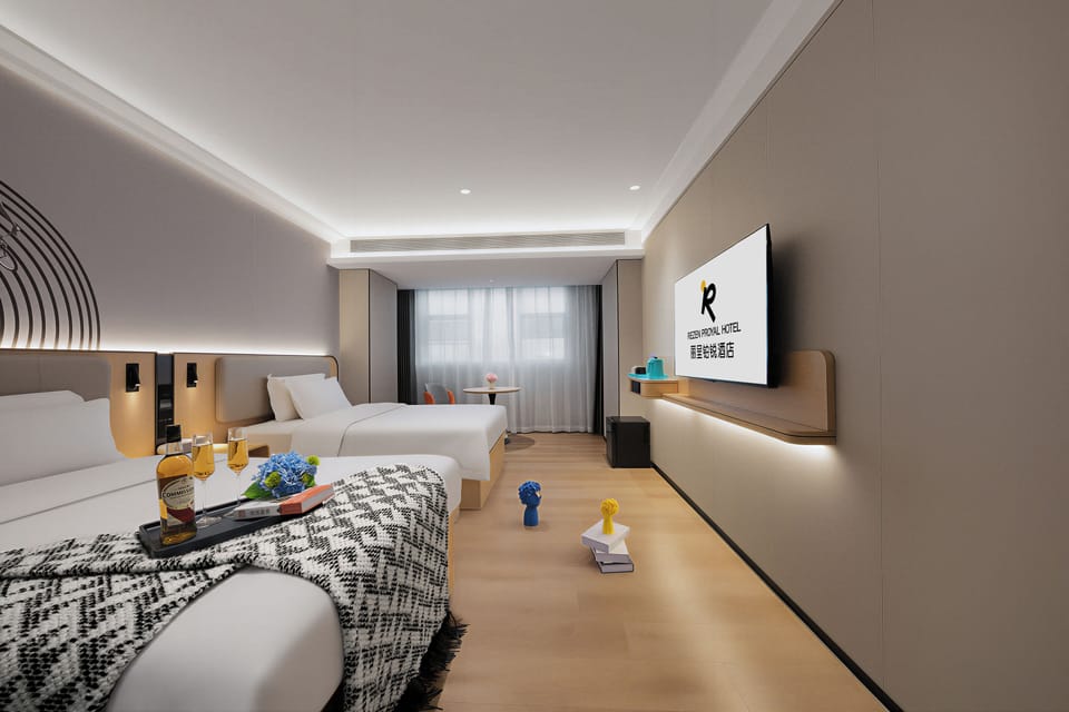 Business Twin Room | In-room safe, desk, laptop workspace, blackout drapes